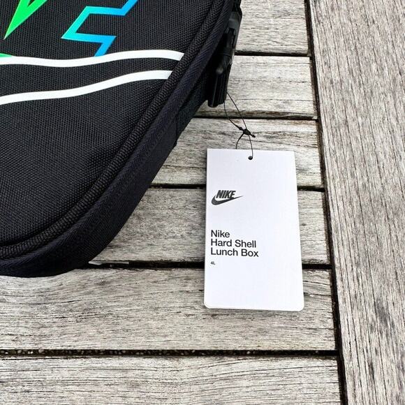 Nike Insulated Hard Shell Lunch Box 4L Black Rainbow 9A2744-H24 NEW Swoosh Gift - Picture 3 of 3